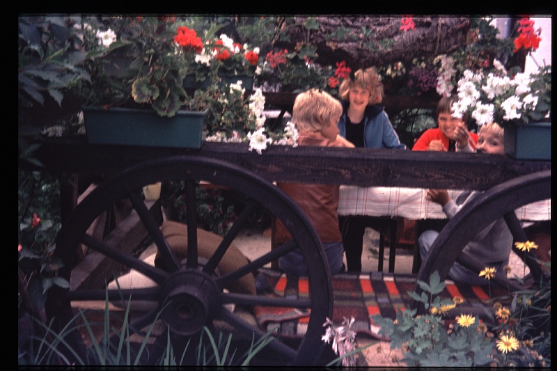 11.Gronau jul 1975 Marion,Peter,Britta,Jurgen.JPG